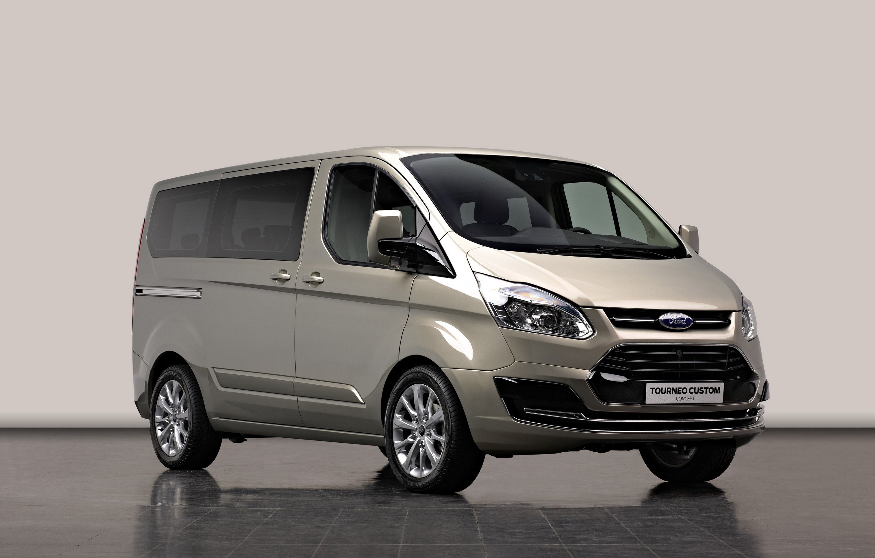 Ford tourneo custom купить. Ford Tourneo Custom 2013. Ford Tourneo Custom 2012. Ford Tourneo/Transit Custom 2012. Ford Transit Tourneo Custom.