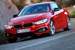 BMW 435i Coupé Sport Line, Melbourne Rot, 306 PS, 400 Nm, Interieur: Leder Dakota Schwarz, Alu Längsschliff fein, Akzentleiste korallrot matt