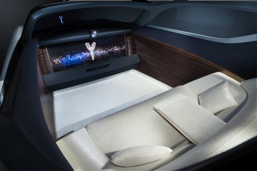 1468328934_RR_Vision_interior_and_front_screen_with_arm_rest