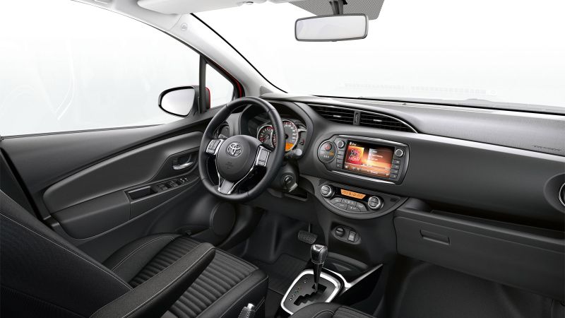toyota-Yaris-2015-interior-tme-020-a-full_tcm-3043-544016