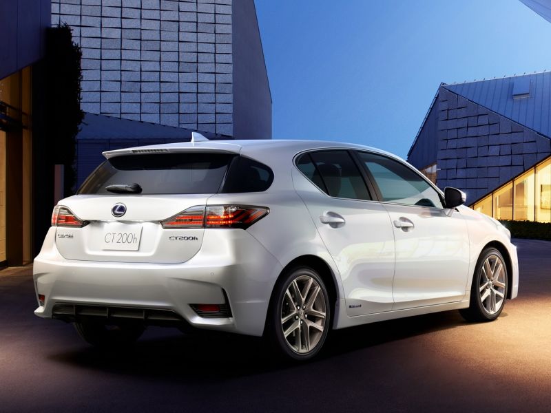 Lexus CT200h.