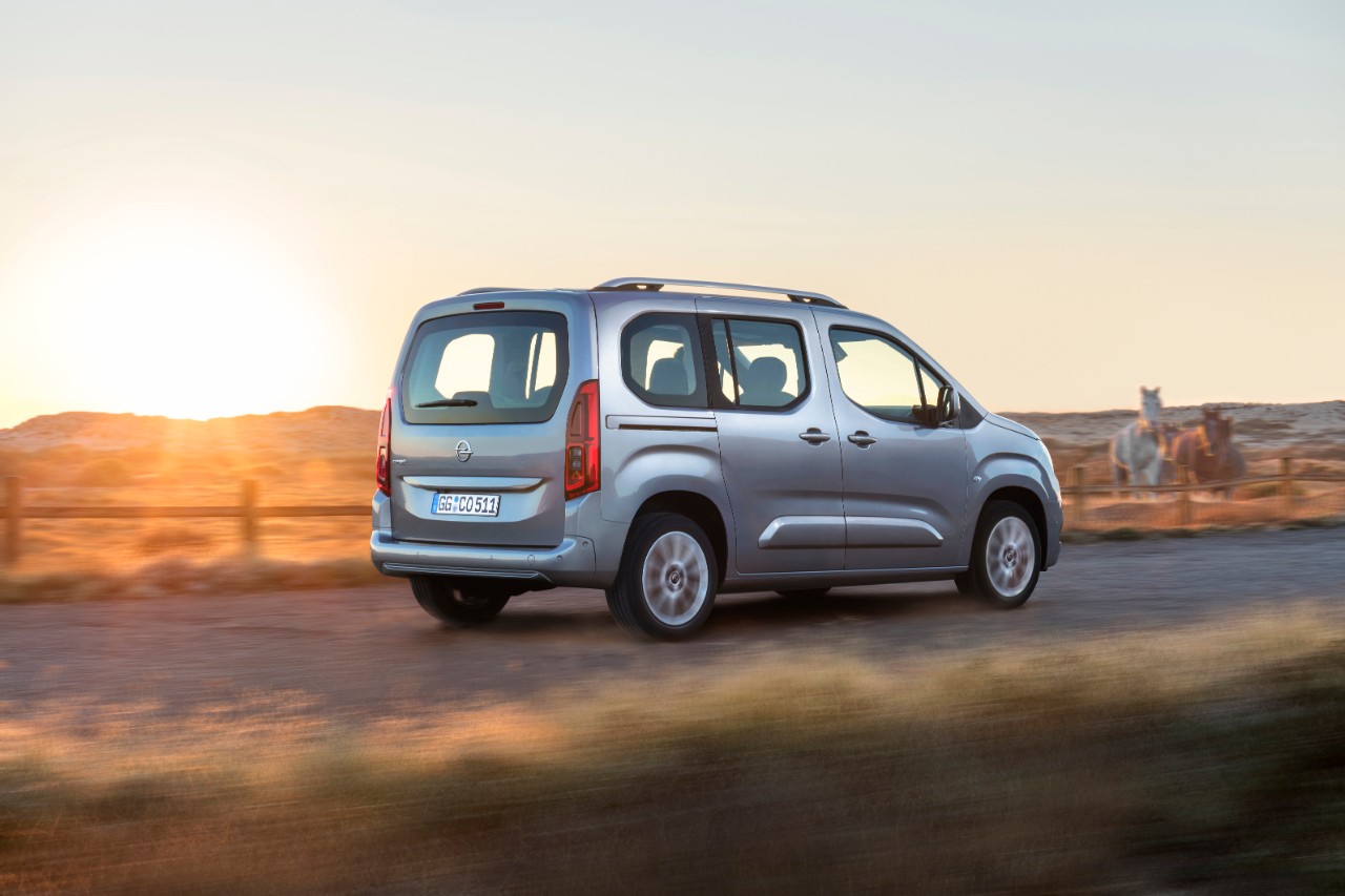 Just right for active-outdoor lifestyles: The new Opel Combo Life is available in short or long versions, with one or two sliding doors and up to seven seats.