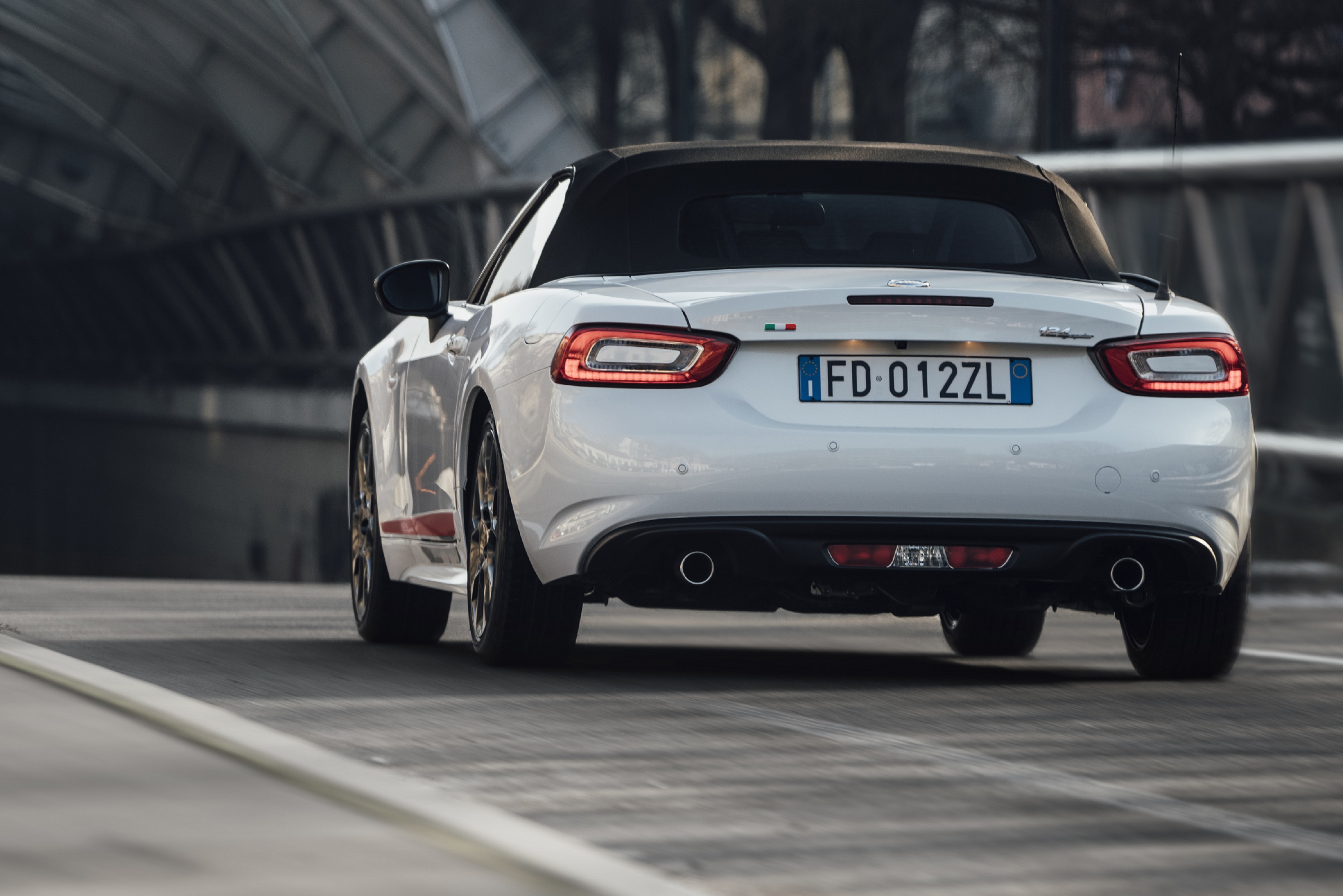 Fiat 124 Spider-4