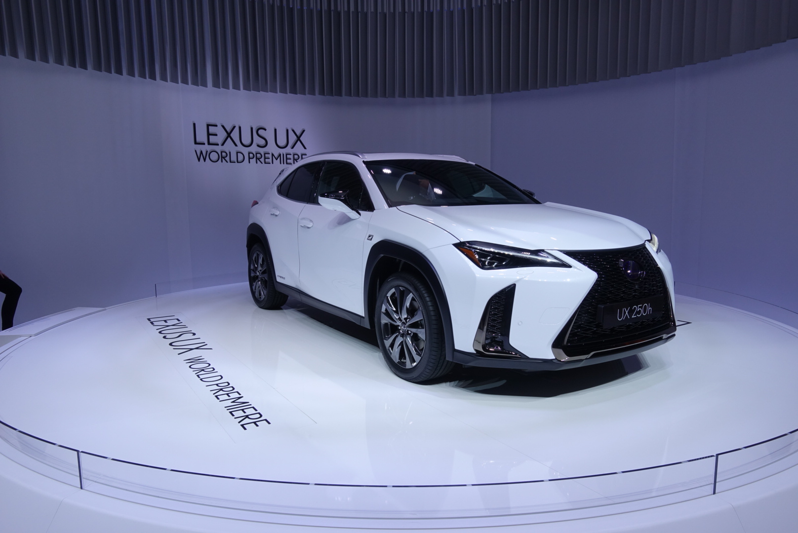 Lexus UX 1