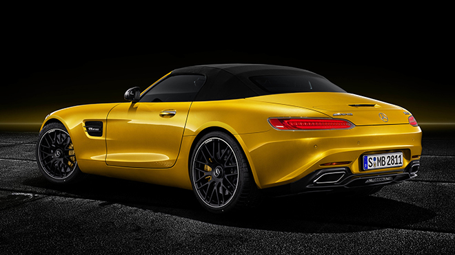 2018-Mercedes-AMG-GT-S-Roadster-40