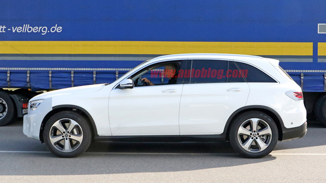 Mercedes-Benz-GLC-Class-105