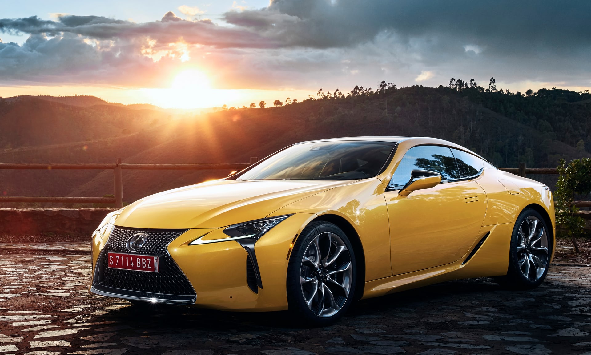 Lexus LC Yellow Edition (1)