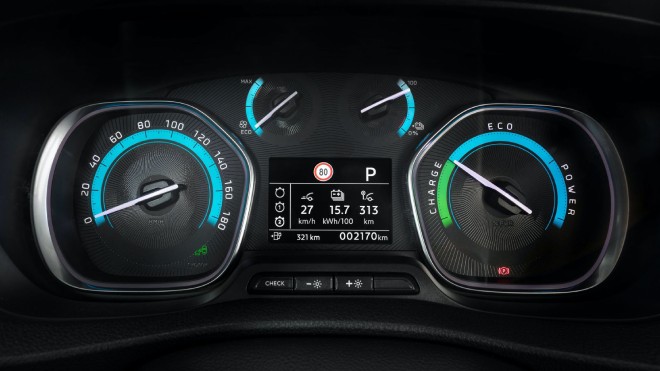 opel-vivaro-e-8