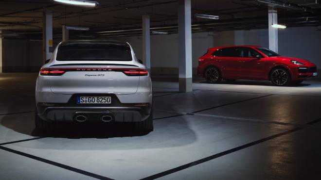 2021-porsche-cayenne-gts-3