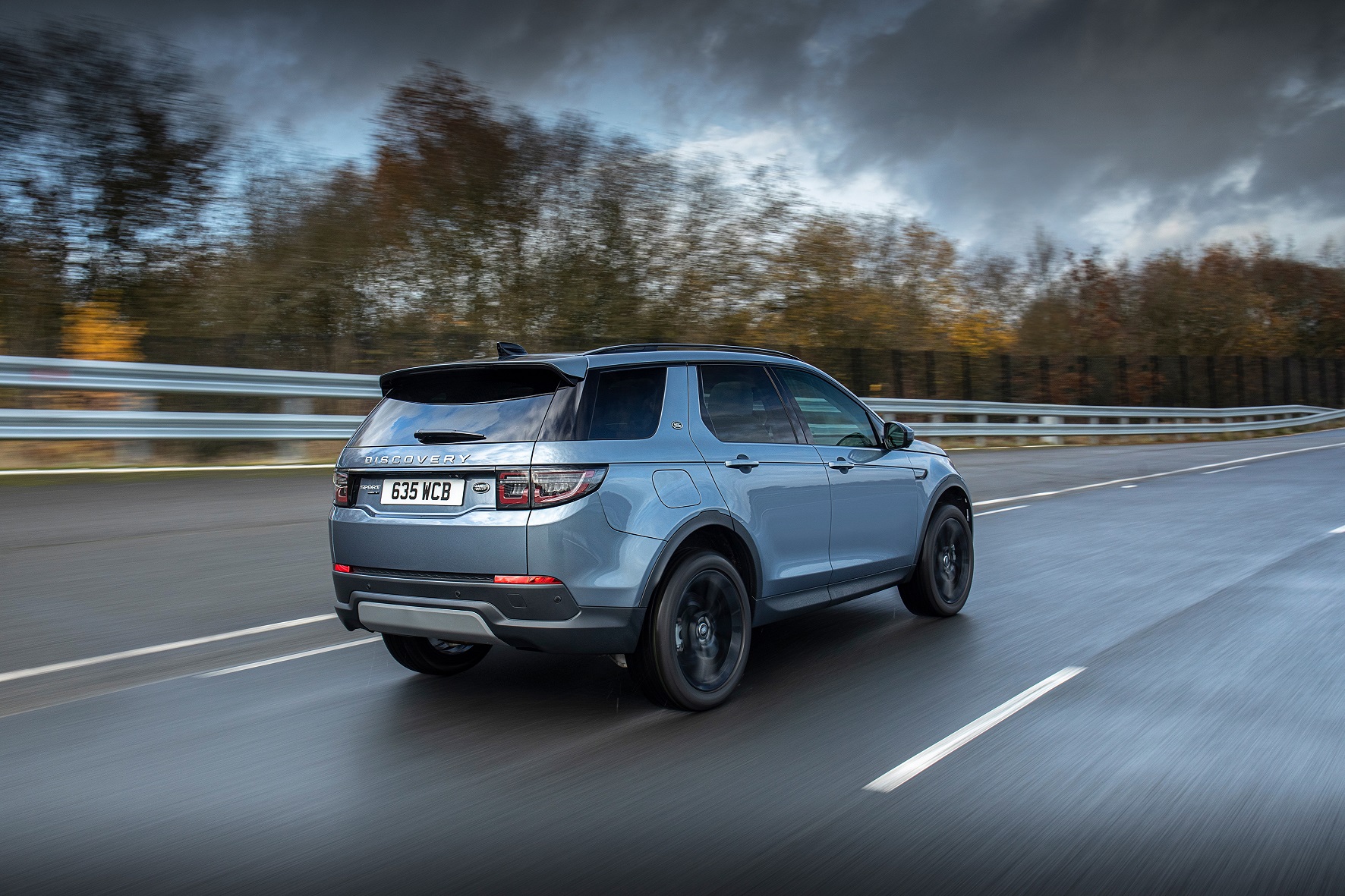 Yeni Discovery Sport Plug-In Hybrid Arka