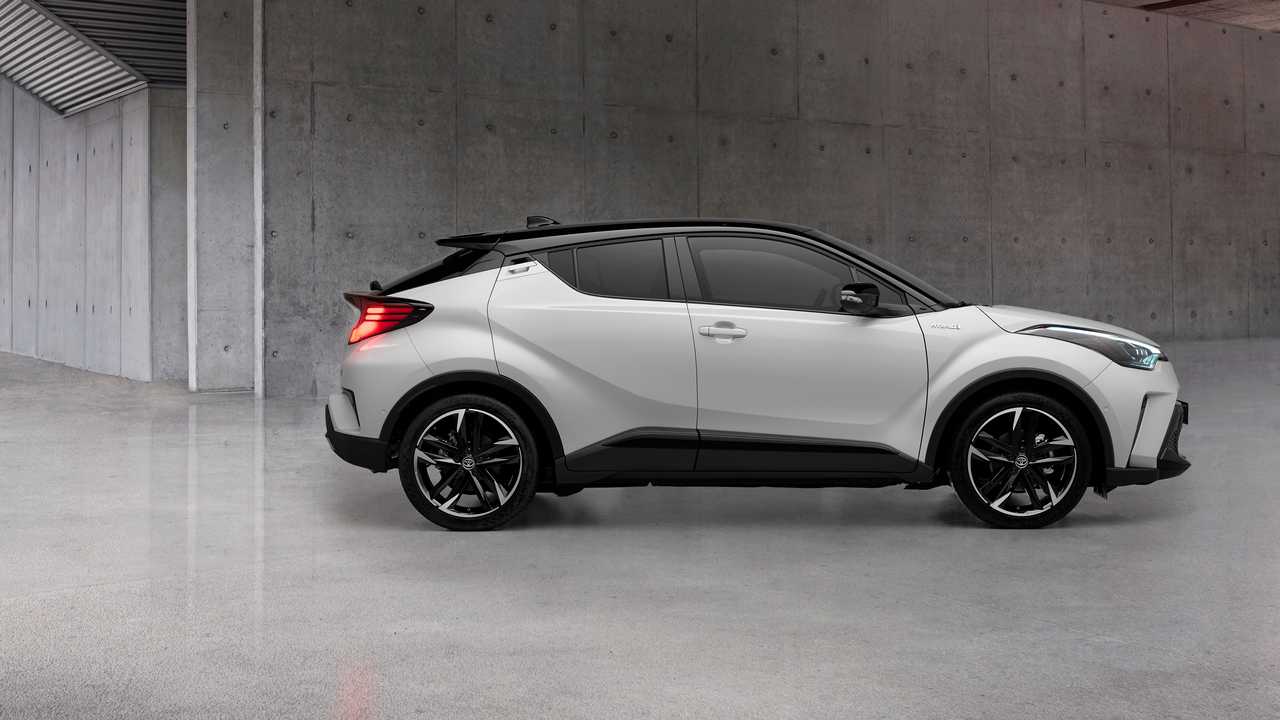 2021-toyota-c-hr-gr-sport-europe (2)