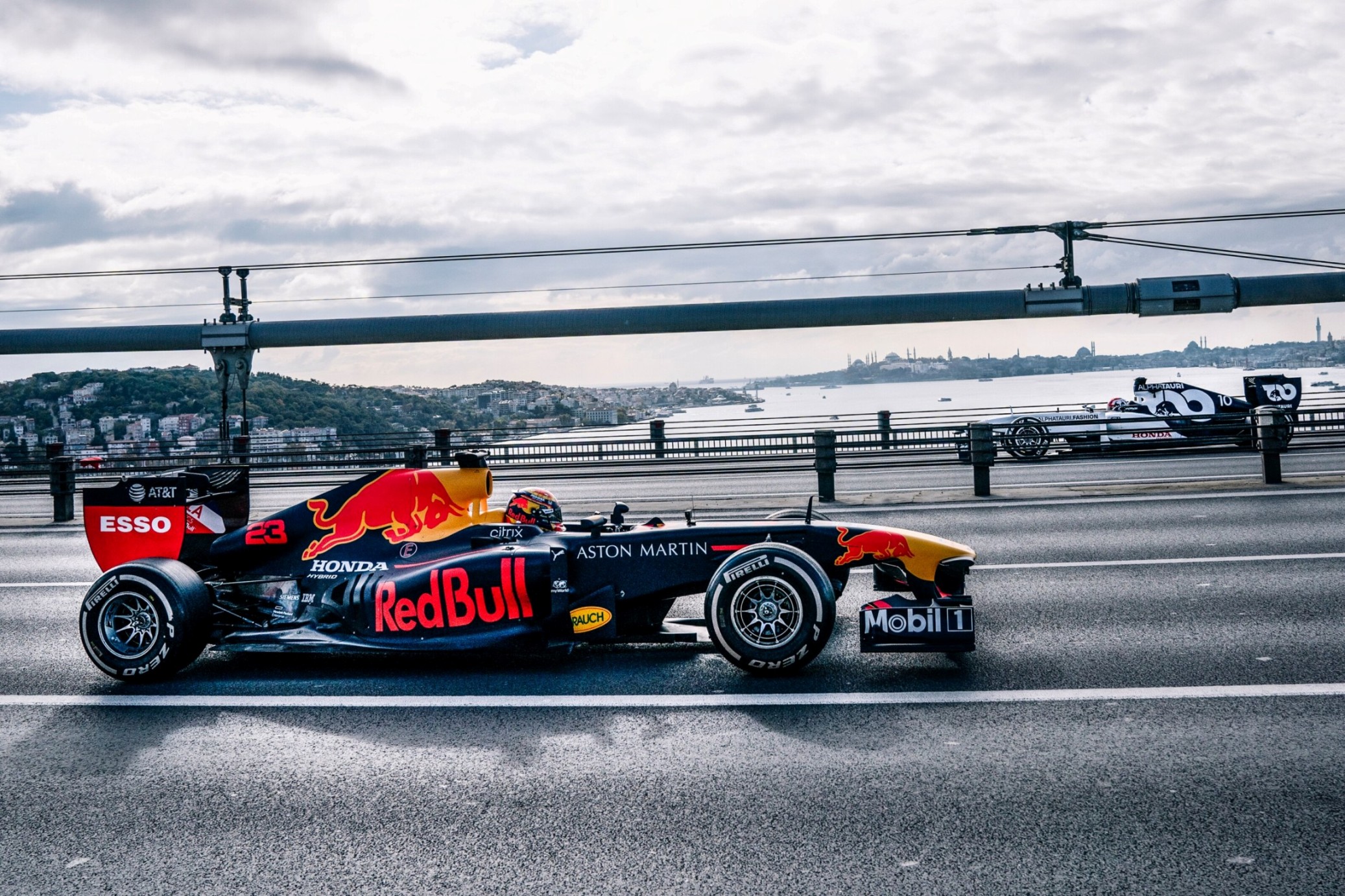 Alexander Albon and Pierre Gasly perform during Project Istanbulls in Istanbul, Turkey on November 10, 2020 // Nuri Yilmazer/Red Bull Content Pool // SI202011110239 // Usage for editorial use only //