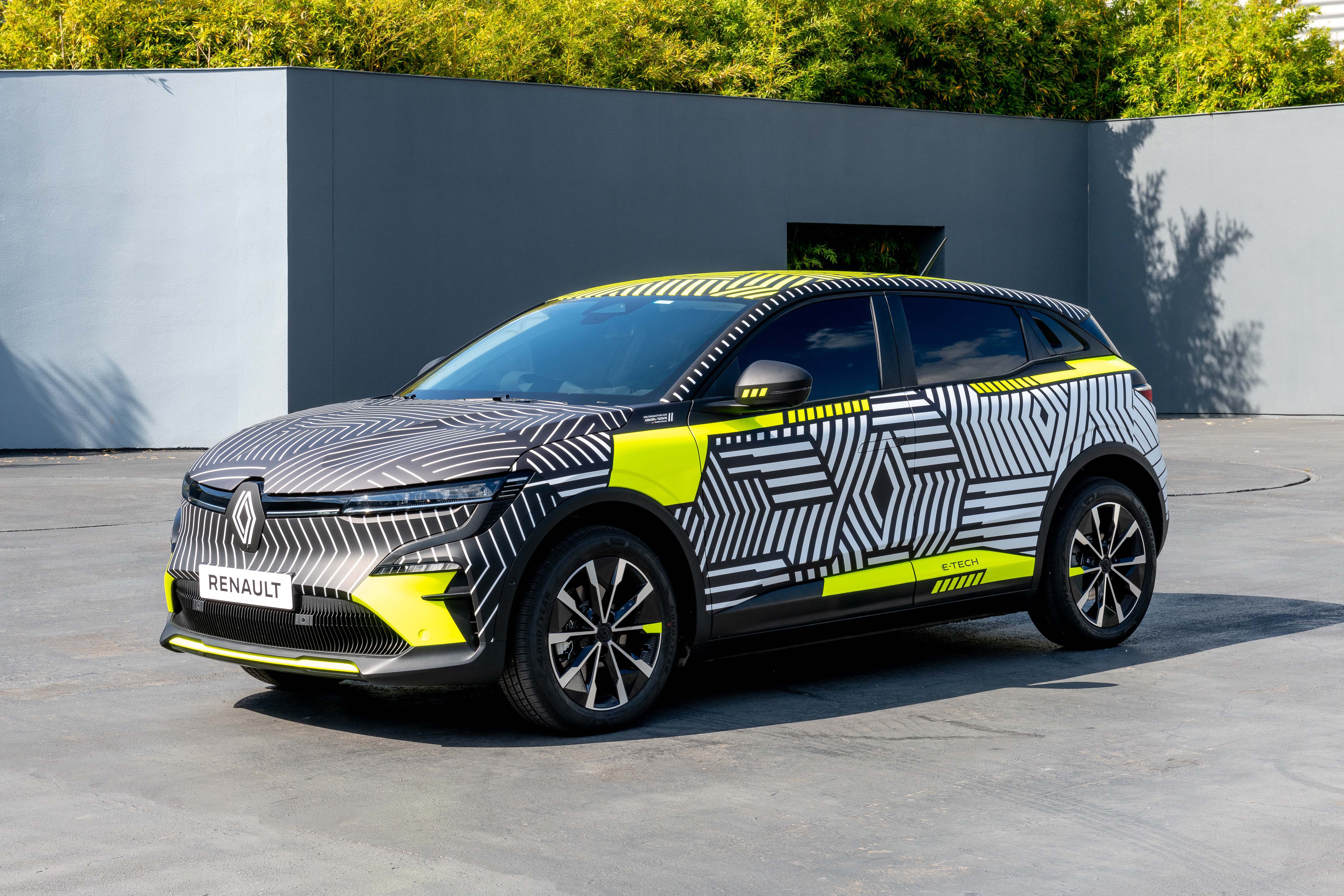 1623134570_3_2021___New_Renault_MEGANE_E_TECH_Electric_pre_production