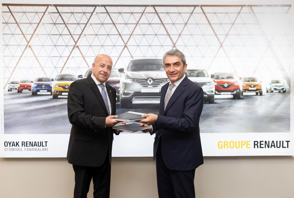 1627884549_Oyak_Renault_GM_Antoine_Aoun_KARSAN_CEO_Okan_Bas