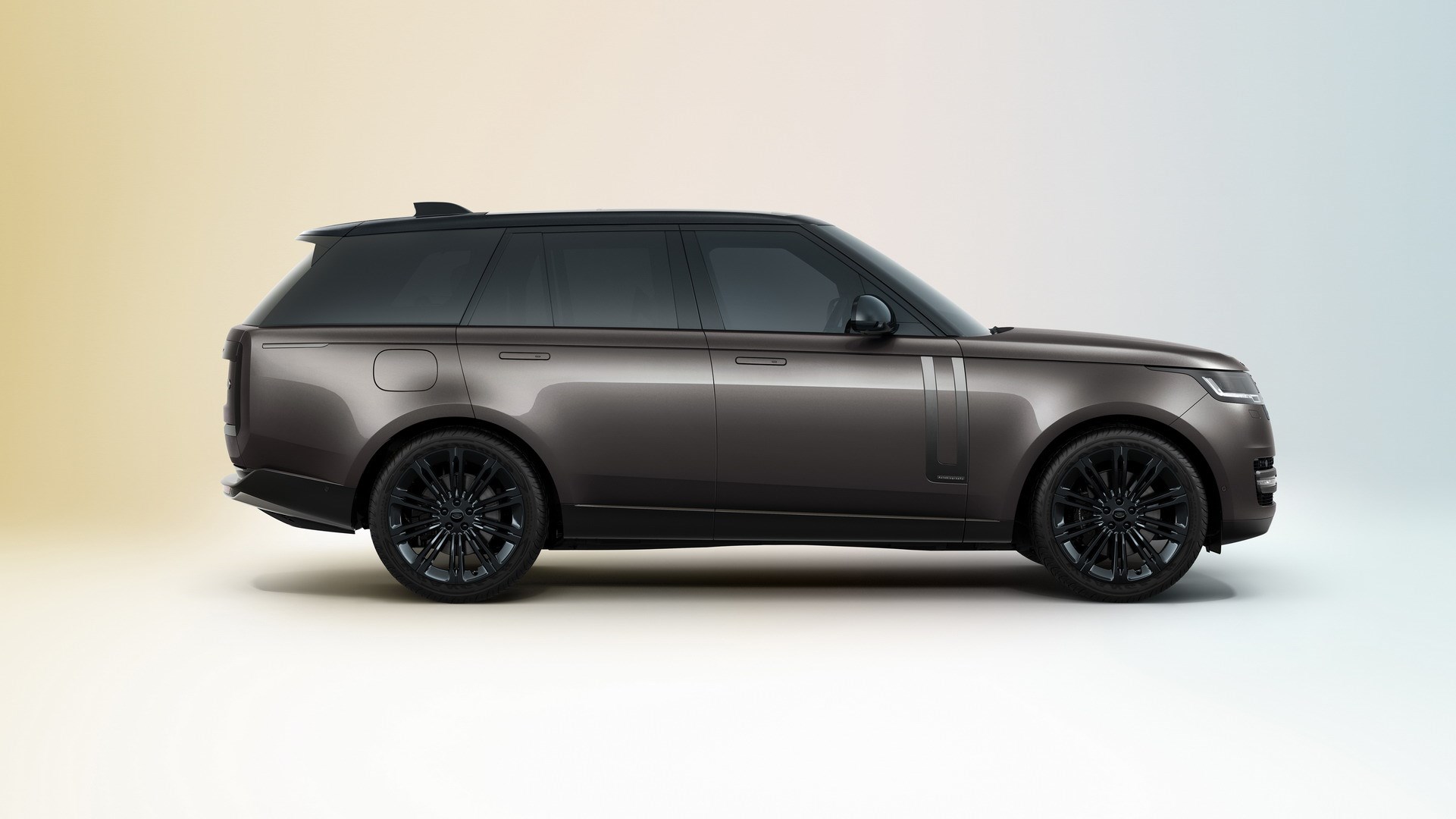 yeni-2022-range-rover-tanitildi-iste-tasarimi-ve-ozelikleri140817_0