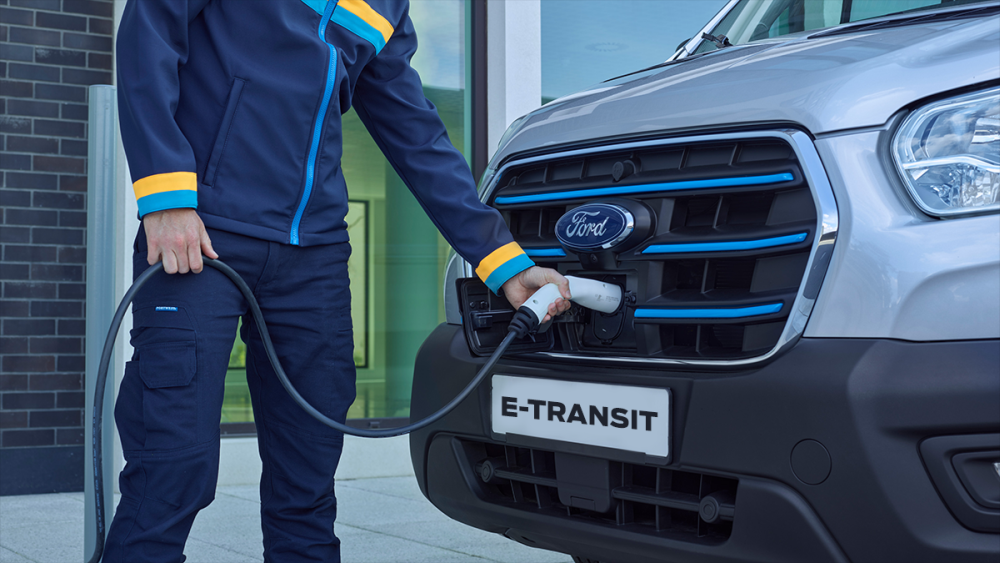 1649338740_5.Ford_E_Transit_Front_3_4_Charging_Talent__1_