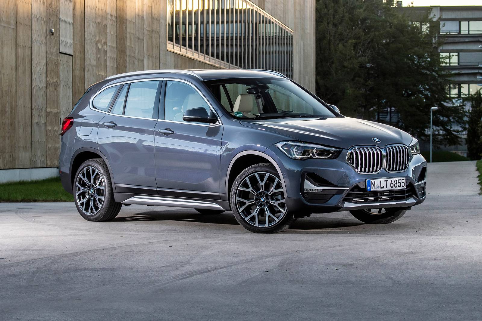 2020_bmw_x1_4dr-suv_xdrive28i_fq_oem_1_1600