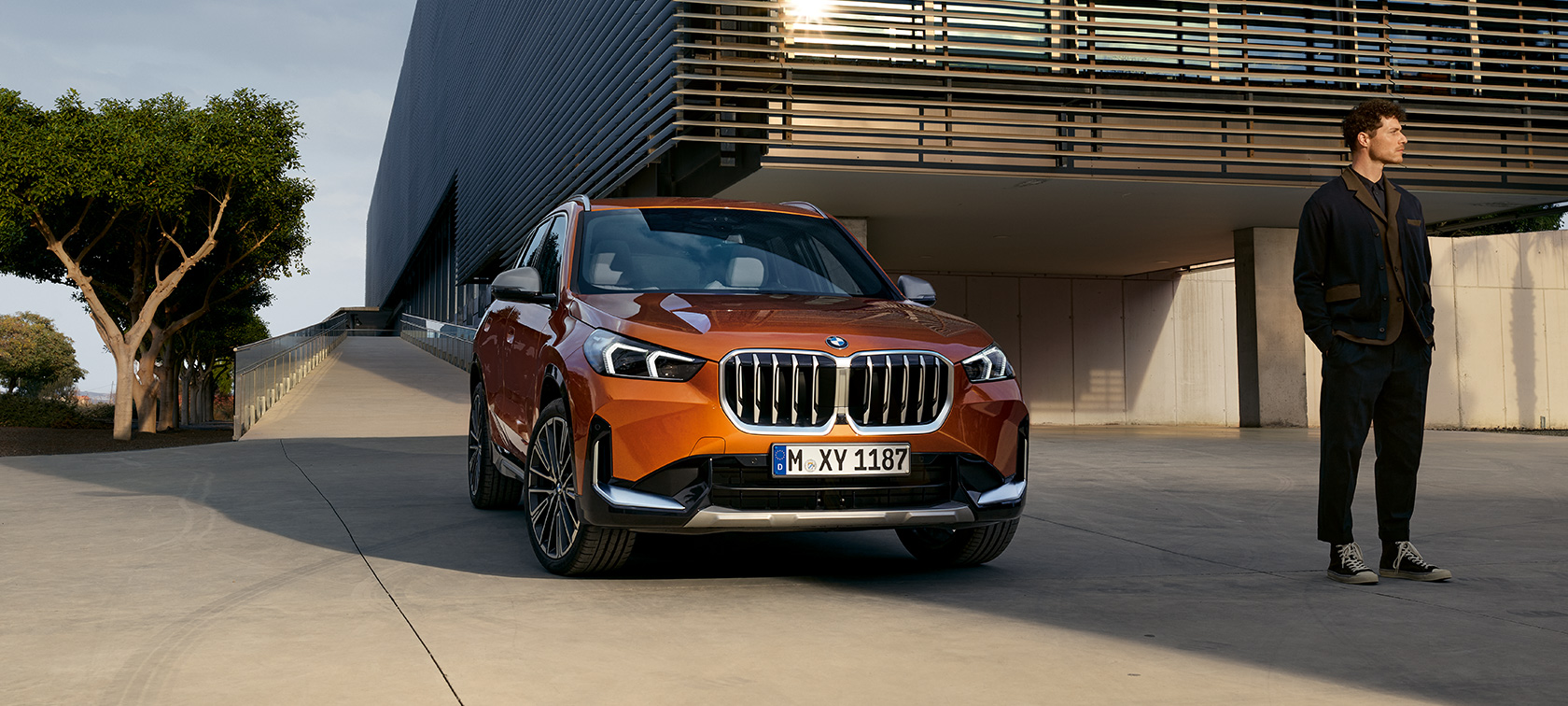 bmw-x-series-x1-cp-exterior-design-desktop