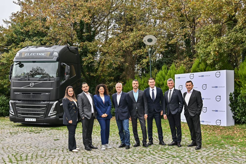 Volvo Trucks Ekip Toplu Fotoğraf